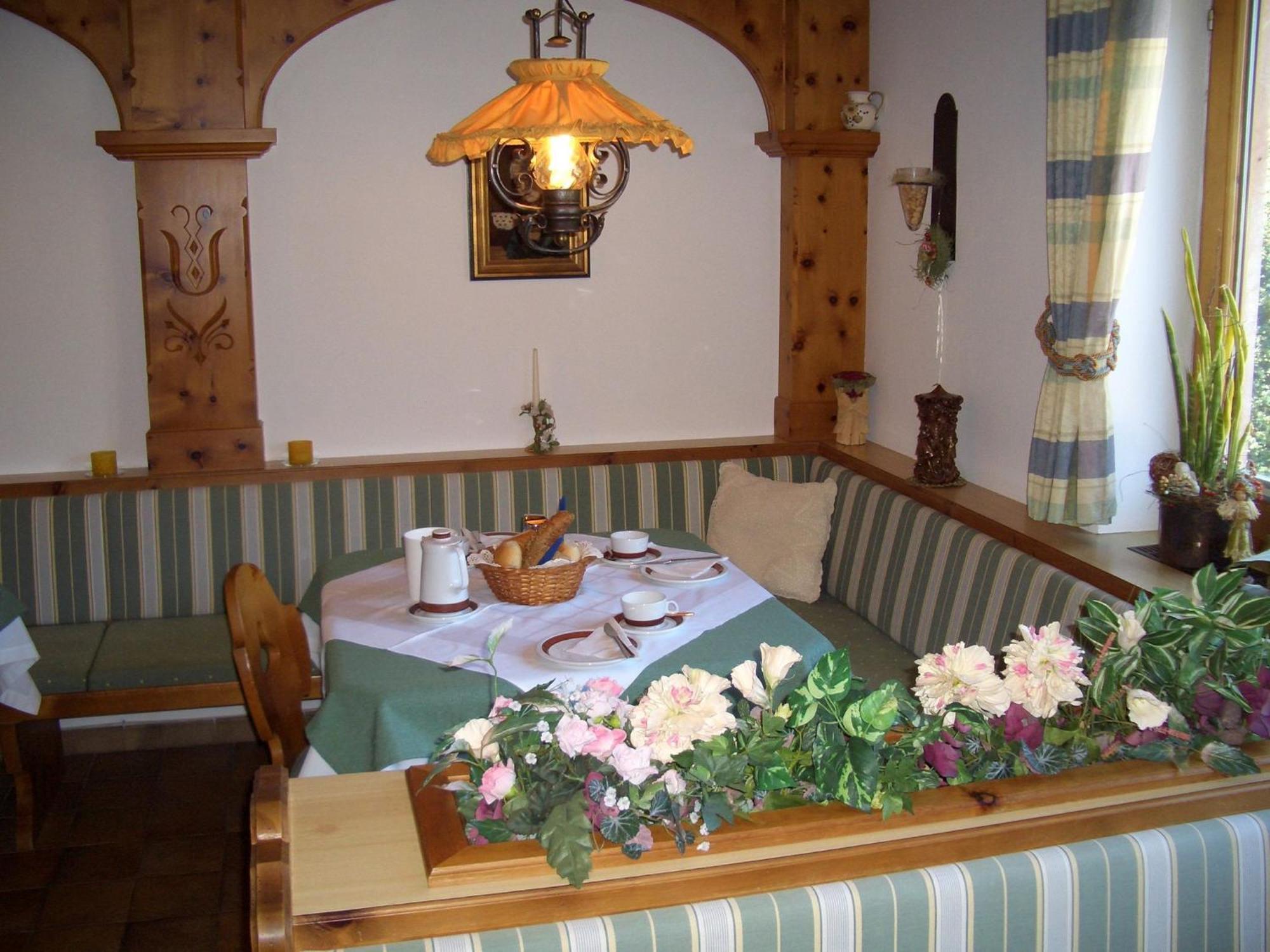 Gaestehaus Burgi Fügen Exteriör bild